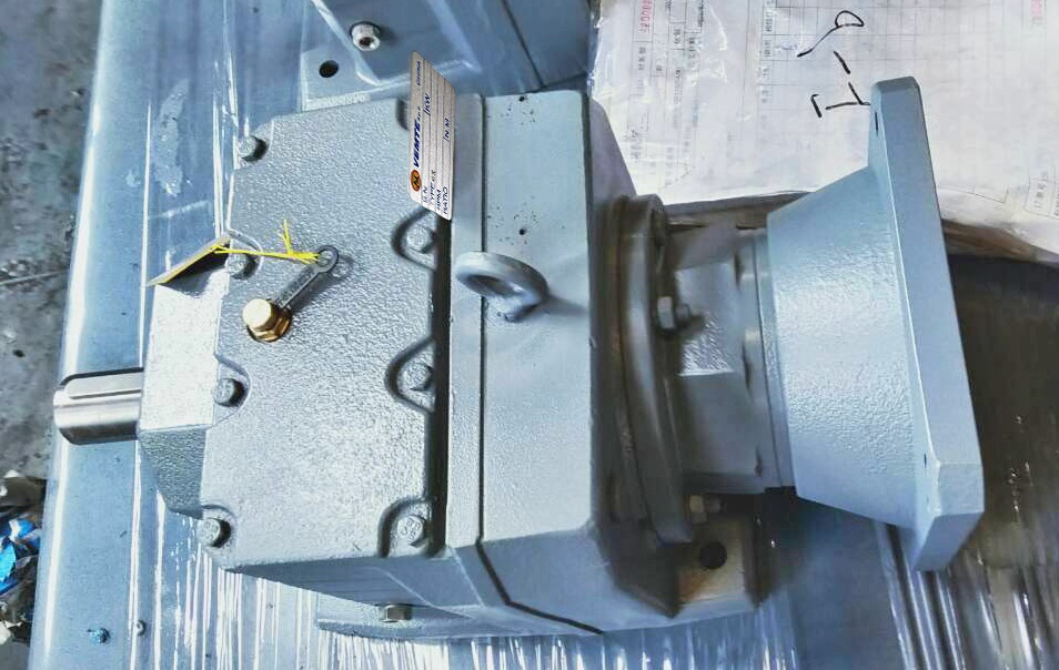 破碎機(jī)減速機(jī)，大扭矩減速機(jī),齒輪減速電機(jī)